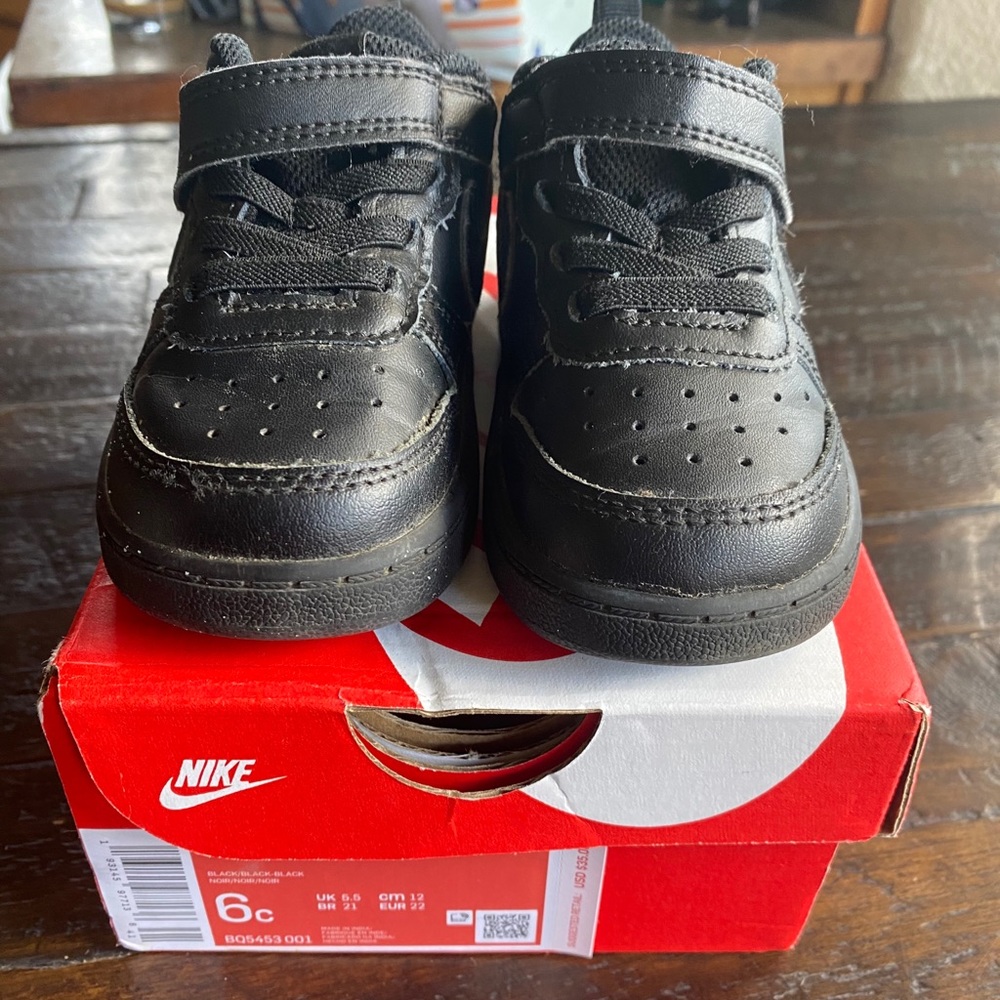 Nike Toddler Black Court Borough Low Tops sz 6C